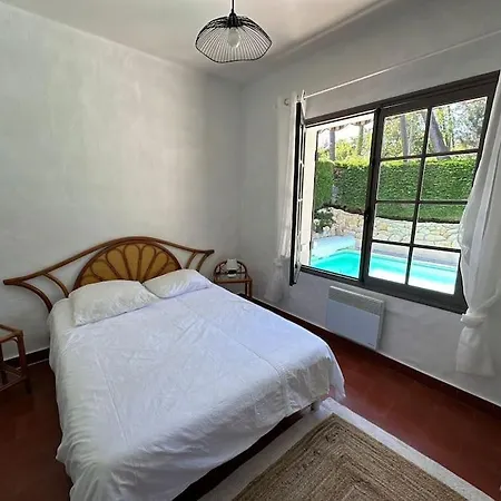 Villa Proche Corniche Avec Piscine