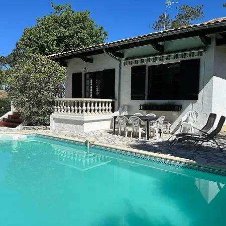 Villa Proche Corniche Avec Piscine